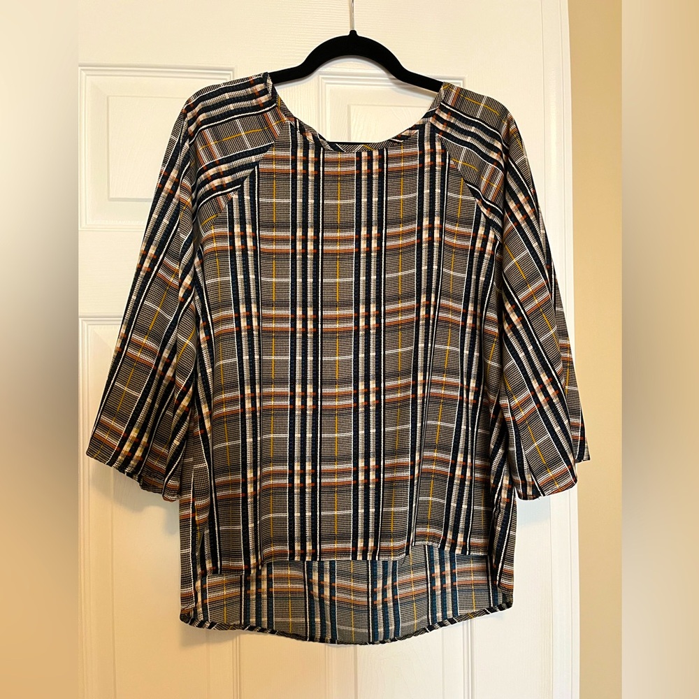 Plaid crew neck blouse